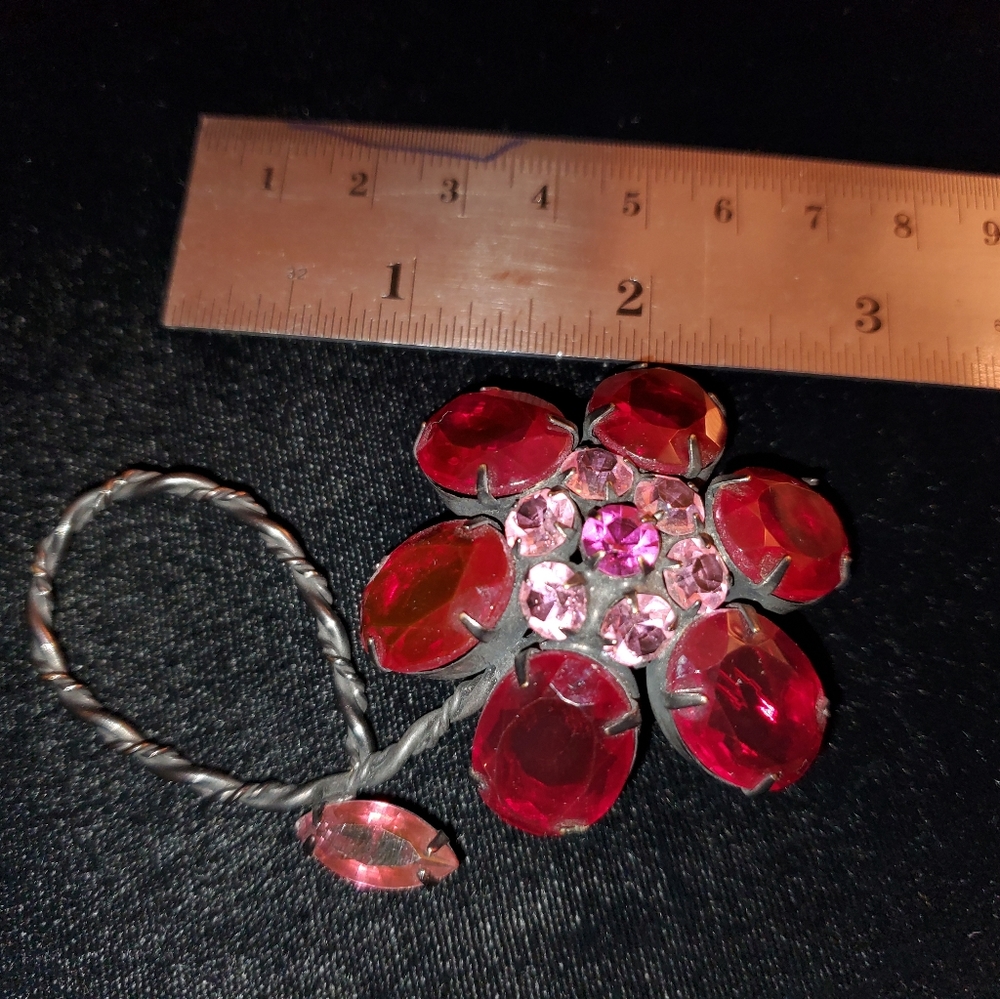 Large Red Rhinestone Daisy Brooch - Picture 6 of 6